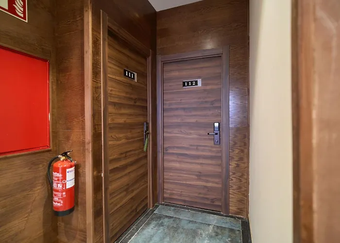 Menoir Dorsett Madrid Usera